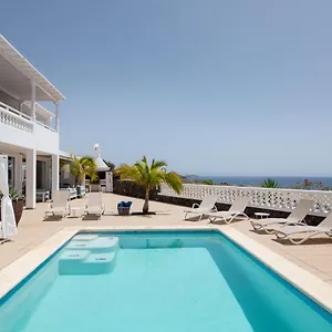 https://odin-luxury-villa.in-canary-islands.com